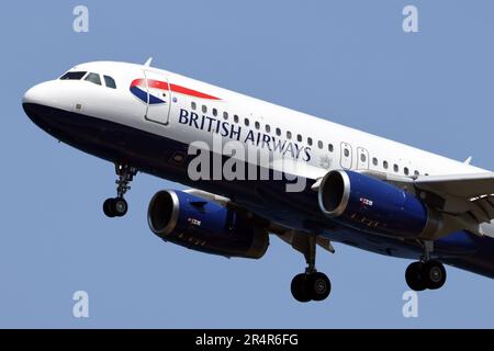 BRITISH AIRWAYS VOLI DIRETTI DALLA SICILIA AL REGNO UNITO nella foto un Airbus A320-232 della compagnia aerea britannica British Airways Foto Stock