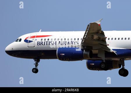 BRITISH AIRWAYS VOLI DIRETTI DALLA SICILIA AL REGNO UNITO nella foto un Airbus A320-232 della compagnia aerea britannica British Airways Foto Stock