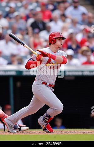 CLEVELAND, OH - MAGGIO 28: La terza base dei St. Louis Cardinals Nolan Gorman (16) batte contro i Cleveland Guardians durante una partita del 28 maggio 2023 al Progressive Field di Cleveland. (Joe Robbins/immagine dello sport) Foto Stock