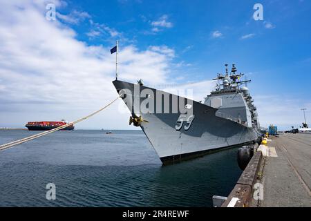 Navy Ship USS PRINCETON (CG-59) ormeggiata nel porto di Los Angeles Foto Stock