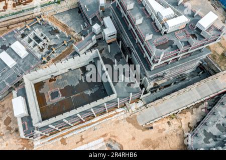 vista aerea del cantiere. lavori interrotti. concetto di crisi economica e disoccupazione. Foto Stock