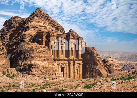 Ad Deir, il monastero, situato a petra in jodan Foto Stock