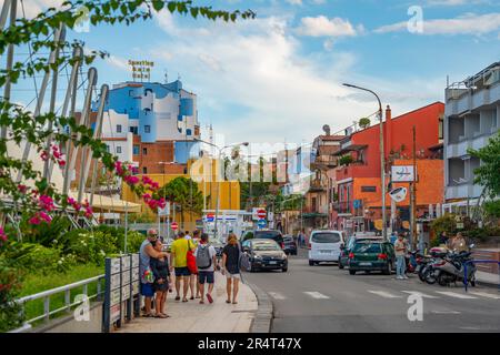 Vista di ristoranti e caffè a Giardini-Naxos, Provincia di Messina, Sicilia, Italia, Mediterraneo, Europa Foto Stock