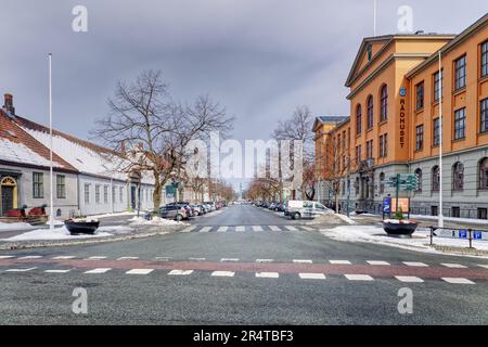 Radhus o Municipio nuovo, Trondheim, Norvegia, nella strada principale, Munkegata, luogo di incontro per il consiglio comunale e costruito in stile neo-rinascimentale Foto Stock