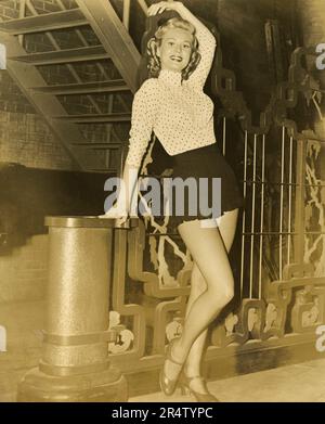 L'attrice americana Virginia Mayo nel film The West Point Story, USA 1950 Foto Stock