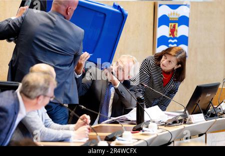 MIDDELBURG - il commissario del re Han Polman durante il voto per i membri del Senato. L'elezione dei membri del Senato avviene ogni quattro anni. ANP IRIS VAN DEN BROEK olanda fuori - belgio fuori Foto Stock