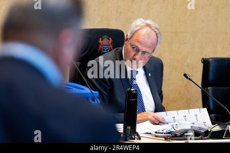 MIDDELBURG - il commissario del re Han Polman durante il voto per i membri del Senato. L'elezione dei membri del Senato avviene ogni quattro anni. ANP IRIS VAN DEN BROEK olanda fuori - belgio fuori Foto Stock