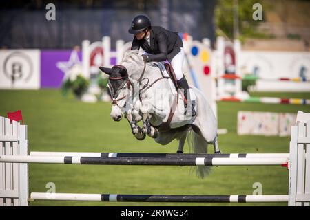 Shauna Cook of Canada compete durante l'evento Major League Show Jumping a Langley, B.C., il 25 maggio 2023, Foto Stock