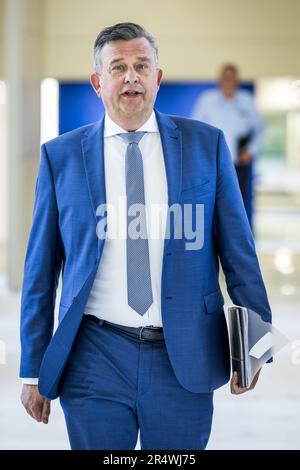 MAASTRICHT - Governatore Emile Roemer prima del voto per i membri del Senato. L'elezione dei membri del Senato avviene ogni quattro anni. ANP MARCEL VAN HOORN olanda fuori - belgio fuori Foto Stock