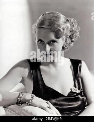 Bette Davis (1908-1989) - noto anche come la First Lady del cinema americano - è stato un film americano, televisione e attrice di teatro. Notevole perché la sua volontà di svolgere sardonica e unsympathetic caratteri ha inaugurato la parità di retribuzione per le donne nel film Foto Stock
