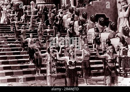 L'intolleranza (film), una pellicola 1916 da D.W. Griffith. Scena da una storia babilonese: la caduta dell'Impero Babilonese alla Persia nel 539 A.C. Foto Stock