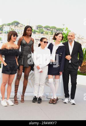 Ana Lily Amirpour, Karidja Touré (vestito da Givenchy), Ildiko Enyedi, Charlotte le Bon (vestito da Miu Miu), Shlomi Elkabetz Photocall di Cinef e giuria di métrages 76th Festival di Cannes 23 maggio 2023 Foto Stock