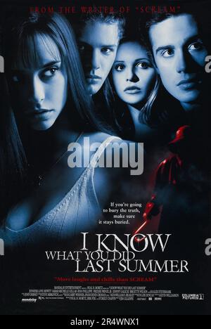 I Know What You Done Last Summer Year : 1997 USA Director : Jim Gillespie Jennifer Love Hewitt, Ryan Phillippe, Sarah Michelle Gellar, Freddie Prinze Jr. Poster americano Foto Stock