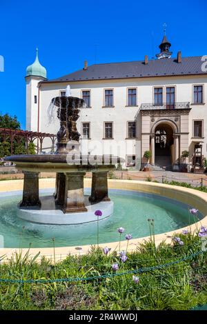 Novorenesancni zamek Zbiroh u Rokycan, Plzensky kraj, Ceska republika / castello neo-rinascimentale Zbiroh, Repubblica Ceca Foto Stock