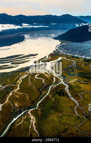 Una veduta aerea di ghiacciai del Taku ingresso in Alaska. Foto Stock