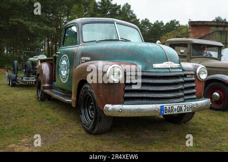 FINOWFURT, GERMANIA - 06 MAGGIO 2023: Il pick-up Chevrolet Advance Design (3600). Festival di gara 2023. Apertura stagionale. Foto Stock