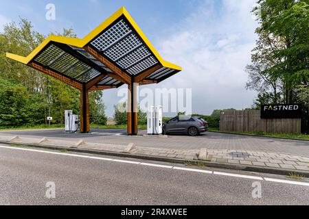 Fastned veicolo elettrico della stazione di carica Foto Stock