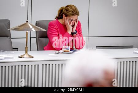 L'AIA - Paesi Bassi, 30/05/2023, il Ministro Carola Schouten (Politica di povertà, partecipazione e Pensioni) prima del voto del Senato sulla legge pensionistica che rende possibile un nuovo sistema pensionistico. Si tratta di una delle più grandi riforme degli ultimi decenni. Le attività pensionistiche olandesi si stanno spostando da un piatto collettivo a un piatto in gran parte individuale. ANP ROBIN UTRECHT olanda fuori - belgio fuori Foto Stock