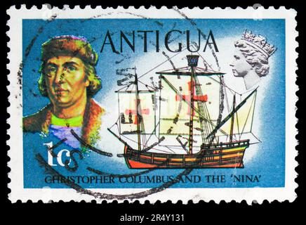 MOSCA, RUSSIA - 18 MAGGIO 2023: Francobollo stampato ad Antigua mostra Columbus e 'Nina', Ships Definitives serie, circa 1970 Foto Stock