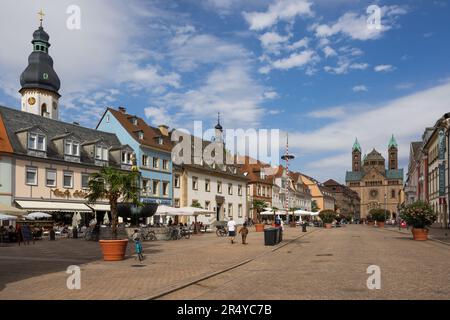 Via Massimiliano e la Basilica della Cattedrale Imperiale dell'Assunzione e Santo Stefano, Speyer Germania Foto Stock