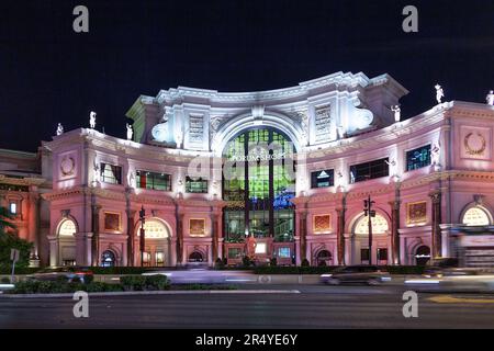 Las Vegas, USA - 15 giugno 2012: Forum Shops a Las Vegas. Il locale include oltre 160 negozi e boutique di alta moda, oltre a 11 ristoranti gourmet Foto Stock