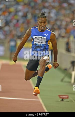 Andy Diaz Hernandez (CUB) si piazza terzo nel salto triplo in un 58-4 3/4 (17.80m) a vento durante il Doha Diamond League Meeting, venerdì 5 maggio 2023, al Qatar Sports Club di Doha, Qatar. (Jiro Mochizuki/immagine dello sport) Foto Stock