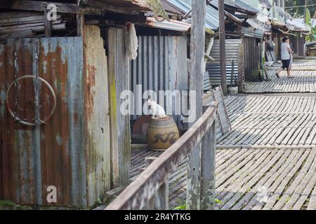 La tradizionale casa di Annah Rais fuori Kuching, provincia di Sarawak, Malesia sull'isola Borneo Foto Stock