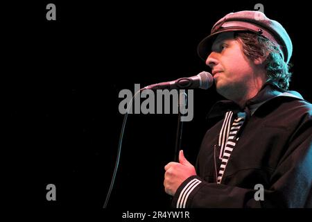 Londra, Regno Unito. 29th maggio, 2023. Cantante e cantante statunitense Adam Green con la band folk rock The Moldy Peaches che si esibisce dal vivo presso la Roundhouse di Londra, UK Adam Green, E Kimya Dawsom con la New York alternative indie band The Moldy Peaches si riunirono per esibirsi per la prima volta come band in 20 anni. Credit: SOPA Images Limited/Alamy Live News Foto Stock