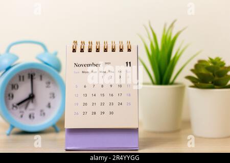 Calendario desktop per novembre 2023. Calendario desktop per la pianificazione, gli appuntamenti Foto Stock