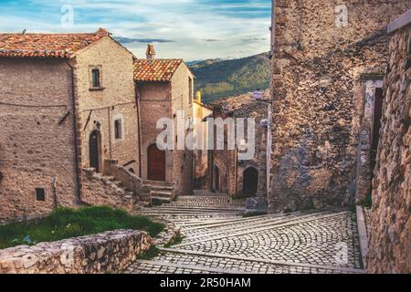 Santo Stefano di Sessanio - paese Abruzzo del sud Italia Foto Stock