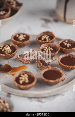 Non cuocere biscotti alla noce di cioccolato Foto Stock