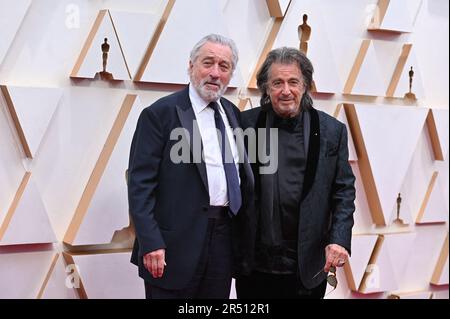 Los Angeles, Stati Uniti. 09th Feb, 2020. Foto del file datata 09 febbraio 2020 di Robert De Niro e al Pacino che hanno partecipato ai 92nd Annual Academy Awards (Oscar) a Hollywood and Highland a Hollywood, Los Angeles, CA, USA. - Al Pacino è entrato a far parte del club dei Celebrity Old Dads. L'attore al Pacino, che ha girato 83 anni il mese scorso, è tutto disposto ad accogliere il suo quarto bambino. All'inizio di questo mese, è stato rivelato che Robert De Niro era diventato nuovamente padre all'età matura di 79 anni. Foto di Lionel Hahn/ABACAPRESS.COM Credit: Abaca Press/Alamy Live News Foto Stock