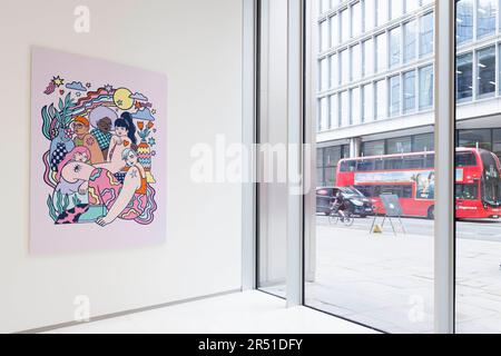 SOLO USO EDITORIALE l'illustratore Queer Emma Hayden svela la sua ultima installazione intitolata 'Bloom' a 99 Bishopsgate a Londra come parte del programma estivo di Brookfield Properties. Data immagine: Mercoledì 31 maggio 2023. Foto Stock