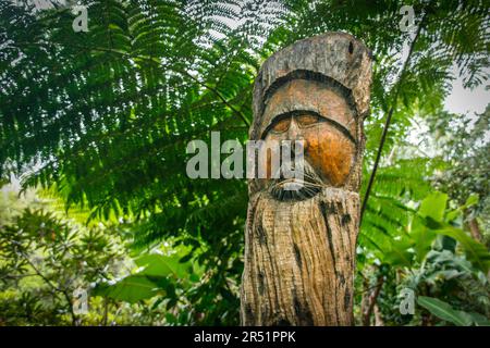 Totem in legno in Nuova Caledonia Foto Stock