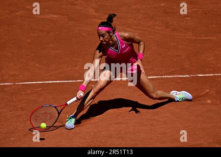 Julien Mattia / le Pictorium - Caroline Garcia contro Anna Blinkova - 27/5/2023 - Francia / Ile-de-France (regione) / Parigi - Caroline Garcia in azione durante la sua seconda partita contro Anna Blinkova al Roland Garros Open di tennis torneo di Parigi il 31 maggio 2023. Foto Stock