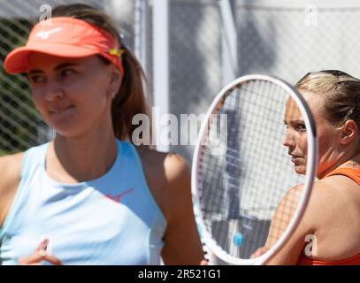Parigi, Francia. 31st maggio, 2023. Il belga Maryna Zanevska e il belga Kimberley Zimmermann hanno ritratto nel corso di una partita di tennis doppia tra la coppia belga Zanevska-Zimmermann e la coppia francese Andrianjafitrimo-ferro, nel primo round delle doppie femminili al torneo di tennis francese Roland Garros Open di Parigi, in Francia, mercoledì 31 maggio 2023. BELGA PHOTO BENOIT DOPPAGNE Credit: Belga News Agency/Alamy Live News Foto Stock