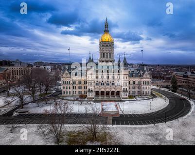 Connecticut state Capitol - veduta aerea della grandiosa e maestosa struttura del Connecticut state Capitol, alta nella città di Hartford. Foto Stock