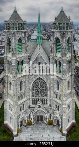 Cattedrale Basilica del Sacro cuore NJ - veduta aerea della rinascita gotica francese dettagli architettonici della 5th più grande cattedrale nello Stat Unito Foto Stock