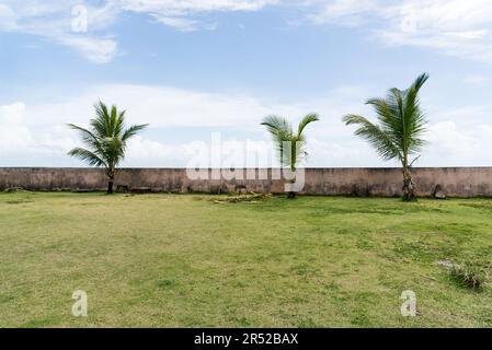 Cairu, Bahia, Brasile - 19 gennaio 2023: Vista interna della fortificazione di Morro de Sao Paulo, nella città di Cairu. Foto Stock