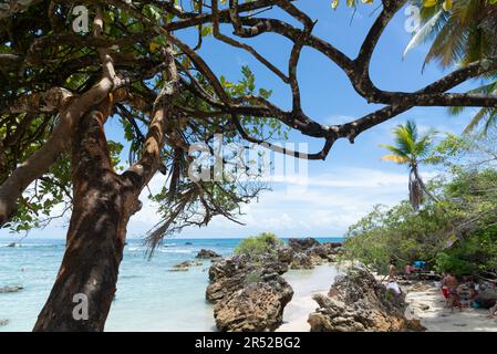 Cairu, Bahia, Brasile - 19 gennaio 2023: Vista dalla spiaggia di Morro de Sao Paulo, nella città di Cairu, Brasile. Foto Stock