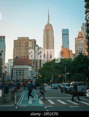 Vista dell'Empire state Building dal Flatiron District, Manhattan, New York City Foto Stock