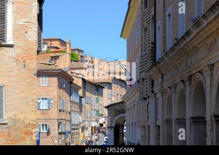 Italia, Italia, Marche, Urbino, centro città, città vecchia Foto Stock