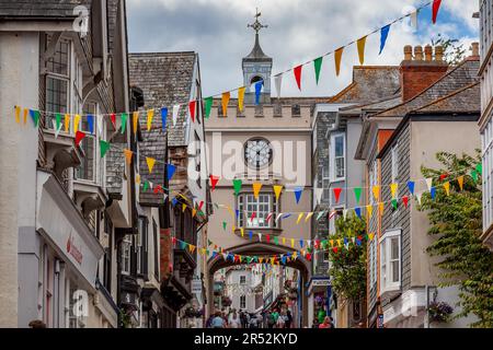 TOTNES, DEVON, Regno Unito - LUGLIO 29 :Vista della Torre dell'Orologio a Totnes il 29 Luglio 2012. Persone non identificate Foto Stock