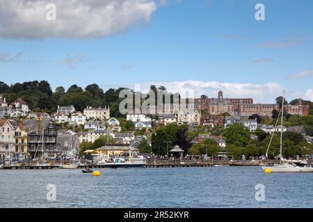 KINGSWEAR, DEVON/UK - 28 Luglio : vista sul fiume Dart a Dartmouth in Devon sulla luglio 28, 2012. Persone non identificate Foto Stock