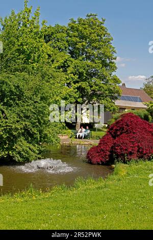 Giardino termale, strada del vino meridionale, strada del vino tedesco, Bad Bergzabern, Renania-Palatinato, Germania Foto Stock