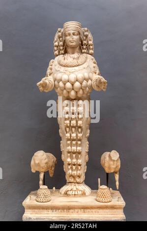 Statua di Artemide, Museo Efeso Selcuk, Selcuk, Provincia di Smirne, Mar Egeo, Turchia Foto Stock