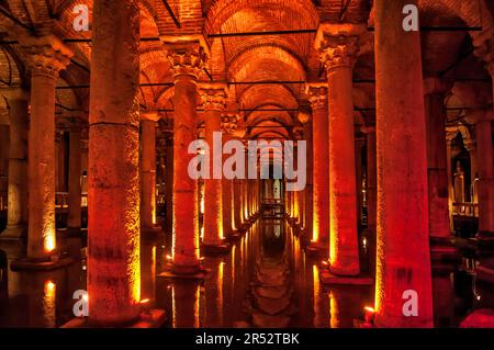 Cisterna sotterranea, Basilica, Istanbul, Turchia, Palazzo Sunken Foto Stock