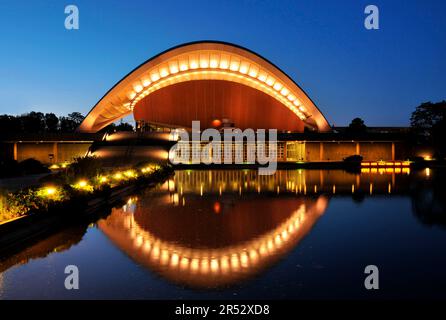 Sala congressi, John-Foster-Dulles-Allee 10, Tiergarten, Berlino, Germania, Casa delle culture del mondo, Kulturhaus Foto Stock