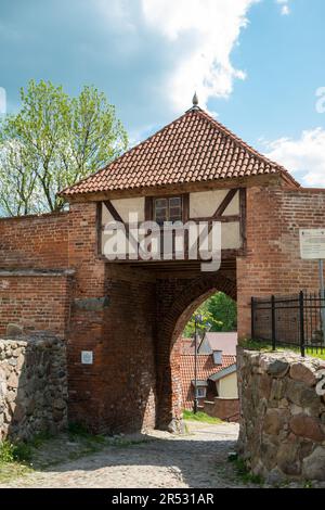 Mill Gate a Pasłęk, Voivodato Warmian-Masurian, Polonia Foto Stock