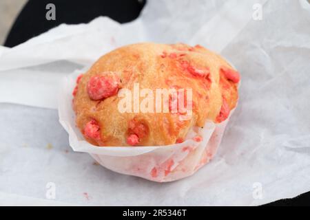 Praluline, brioches aux pralines Roses, Pink praline brioche, Lione, Francia Foto Stock